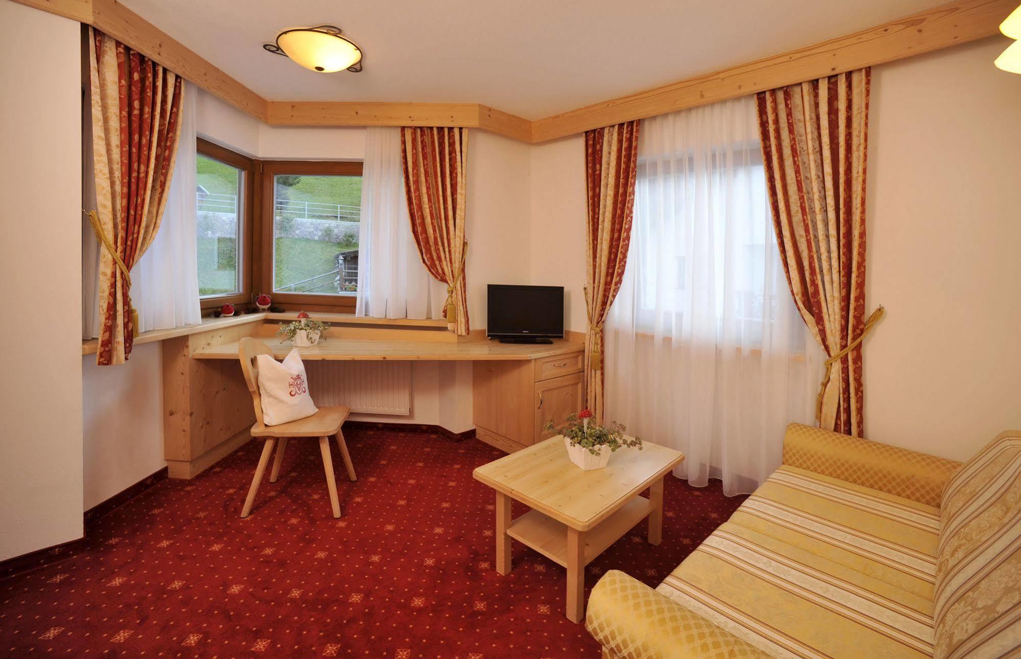 Hotel Digon Ortisei Ngoại thất bức ảnh